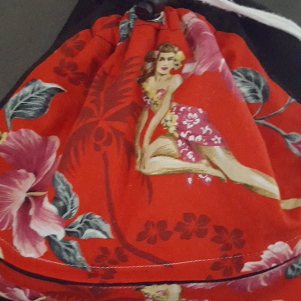 Hawaiian Print Backpack. - Picture 6 of 6